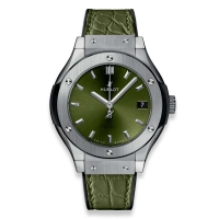 Réplique Hublot Classic Fusion Vert Titane 33mm