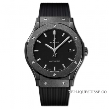 Réplique Hublot Classic Fusion Black Magic