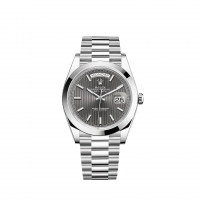 Rolex Day-Date 40 Cadran a motif raye en platine Lunette lisse
