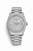 Copie Montre Rolex Day-Date 36 18 ct en or blanc avec cosses serties de diamants 118389 Carousel en nacre blanche Cadran m118389-0085