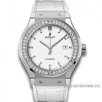 Hublot Classic Fusion Titanium blanc Diamants 542.NE.2010.LR.1204